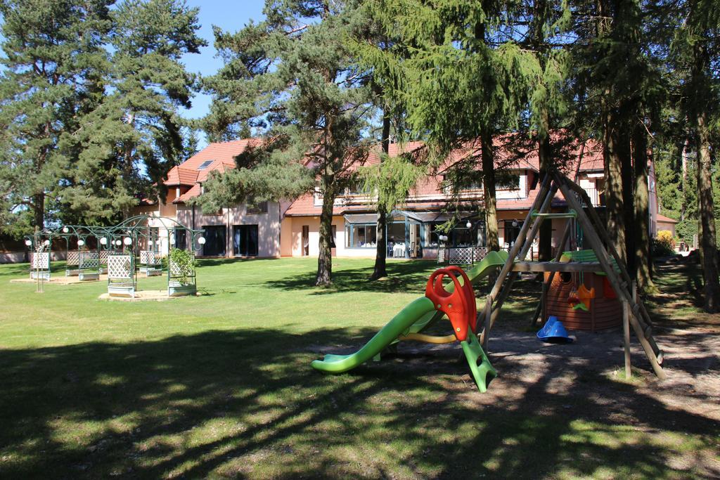 Hotel Restaurant Logis La Meridienne Anglards de Saint Flour Екстериор снимка