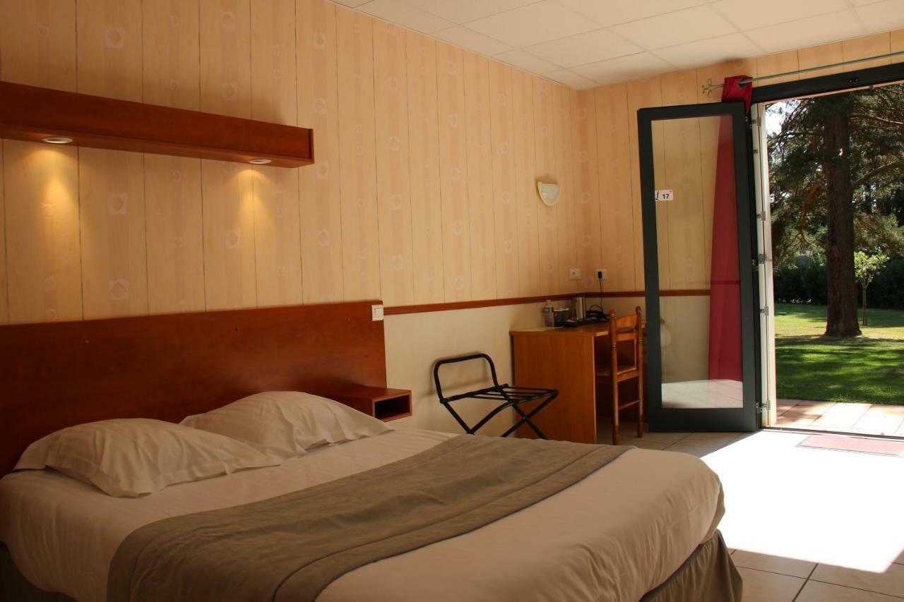 Hotel Restaurant Logis La Meridienne Anglards de Saint Flour Екстериор снимка